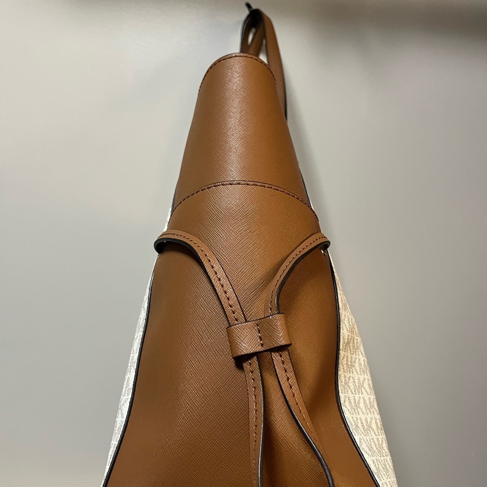 Michael Kors Tan and Cream Signature Tote - Picture 5 of 7